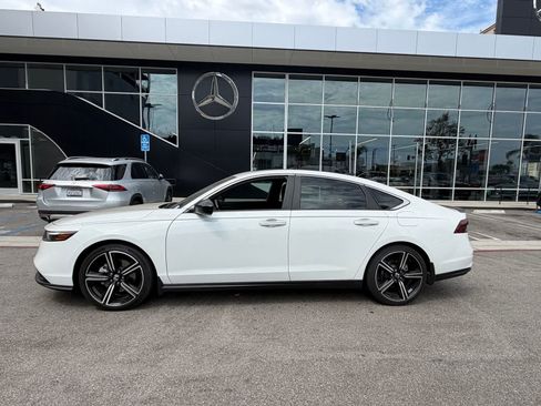 Used 2023 Honda Accord Sport image 2