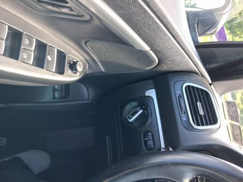 Used 2015 Volkswagen Eos Komfort FWD image 24