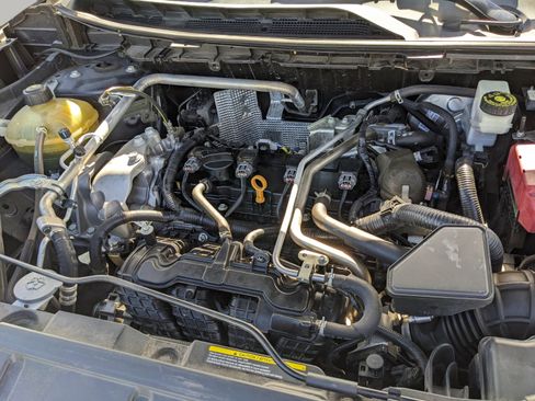 Used 2021 Nissan Rogue SV FWD image 11