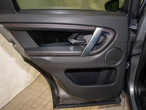 Used 2020 Land Rover Discovery Sport SE R-Dynamic image 11