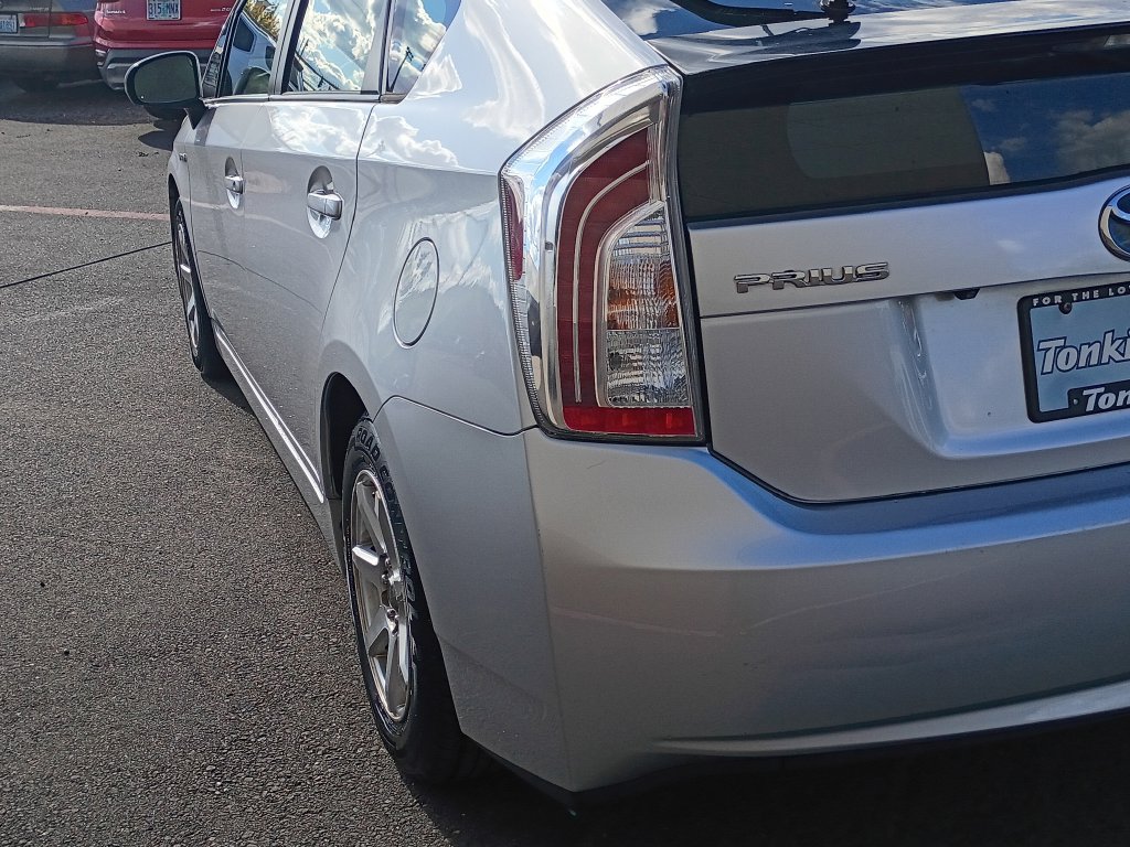 Used 2013 Toyota Prius Three w/ Solar Roof Pkg FWD image 6