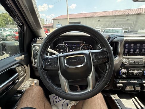 Used 2020 GMC Sierra 2500 Denali w/ Denali Ultimate Package AWD/4WD image 16