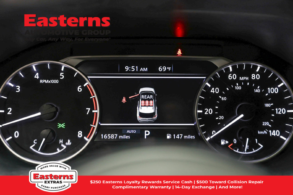 Used 2023 Nissan Rogue S AWD/4WD image 19