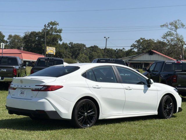 Used 2025 Toyota Camry SE FWD image 6