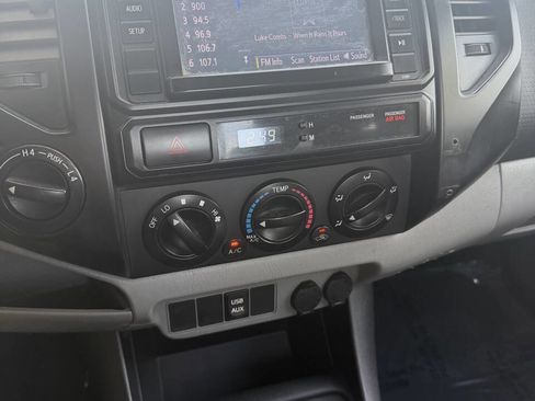 Used 2014 Toyota Tacoma 4x4 Regular Cab image 10