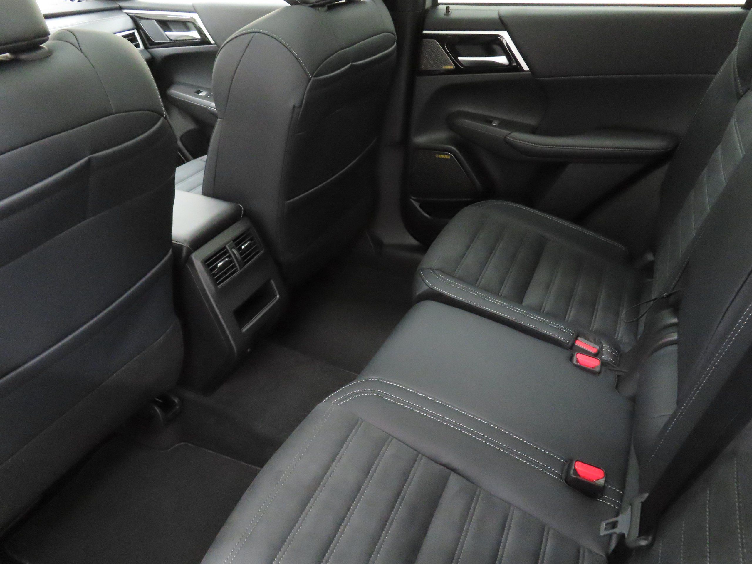 New 2026 Mitsubishi Outlander SE AWD/4WD image 19