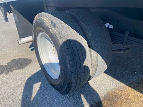 Used 2017 Chevrolet Express 4500 Extended RWD image 24