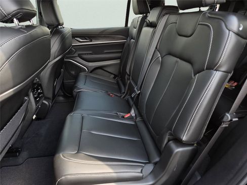 New 2026 Jeep Grand Cherokee L Limited image 23