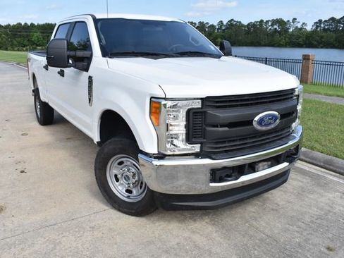 Used 2019 Ford F250 XL w/ Power Equipment Group AWD/4WD image 2