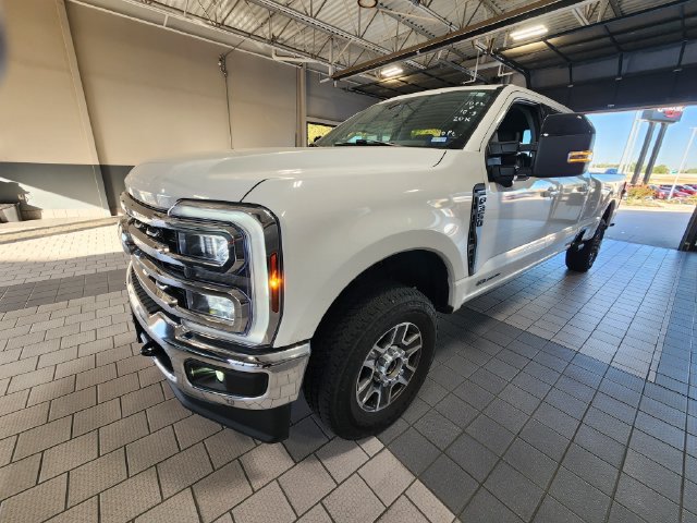 Used 2024 Ford F350 Lariat w/ Lariat Ultimate Package AWD/4WD image 2