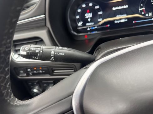 Used 2023 GMC Yukon SLT w/ Max Trailering Package image 17