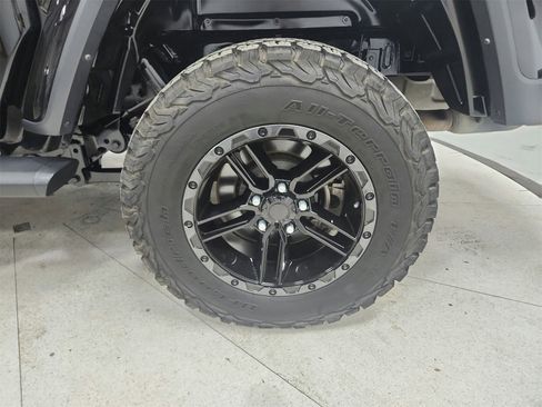 Used 2022 Jeep Gladiator Sport image 45