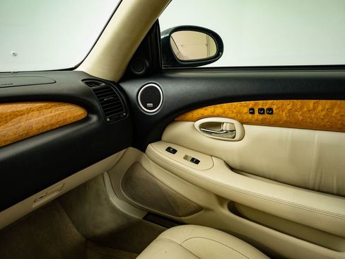 Used 2004 Lexus SC 430 Convertible RWD image 43