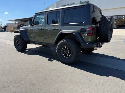 New 2025 Jeep Wrangler Unlimited Rubicon w/ XTREMEE 35" Tire Package image 4