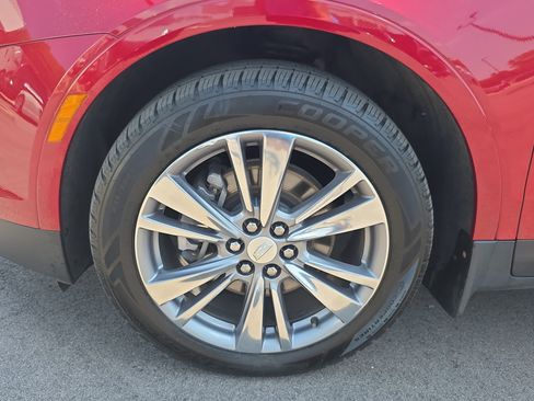 Used 2020 Cadillac XT5 Premium Luxury w/ LPO, Floor Liner Package AWD/4WD image 9