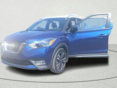Used 2019 Nissan Kicks SR w/ SR Premium Package FWD image 10