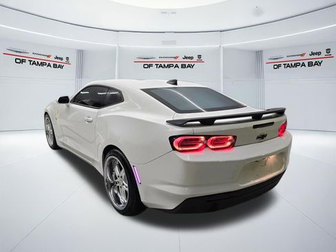 Used 2023 Chevrolet Camaro LT RWD image 5