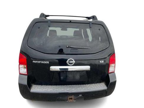 Used 2008 Nissan Pathfinder SE w/ Premium Pkg image 4