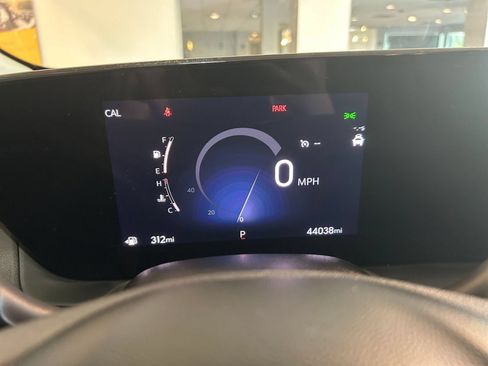 Used 2025 Buick Encore GX Preferred AWD/4WD image 38