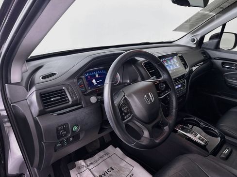 Used 2021 Honda Pilot Touring image 9
