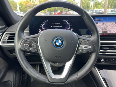 Used 2023 BMW i4 eDrive35 RWD image 18