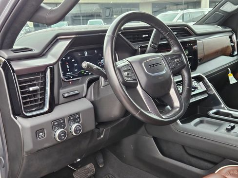 Used 2025 GMC Sierra 2500 Denali Ultimate w/ Max Trailering Package image 11