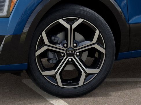 New 2025 Kia Niro EX Touring image 9