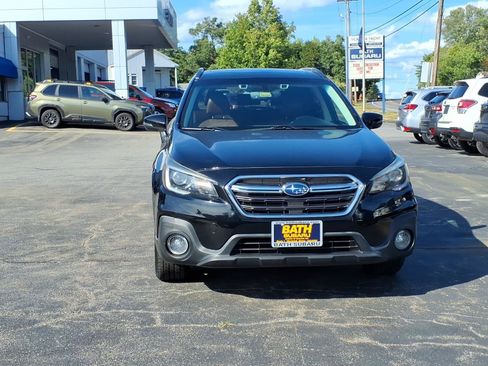 Used 2018 Subaru Outback 2.5i Touring AWD/4WD image 2