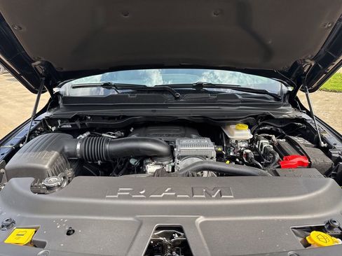 New 2026 RAM 1500 4x4 Crew Cab image 32