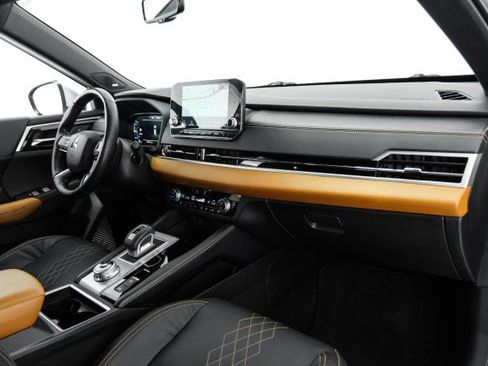 Used 2022 Mitsubishi Outlander SEL image 10