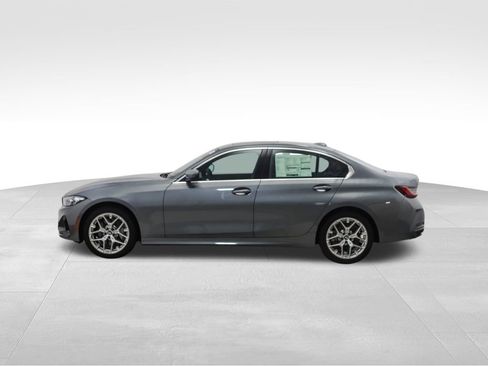 Used 2025 BMW 330i xDrive Sedan w/ Premium Package image 2