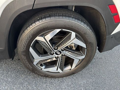 Used 2023 Hyundai Tucson Limited image 32