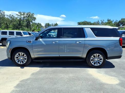 Used 2025 GMC Yukon XL Denali RWD image 4