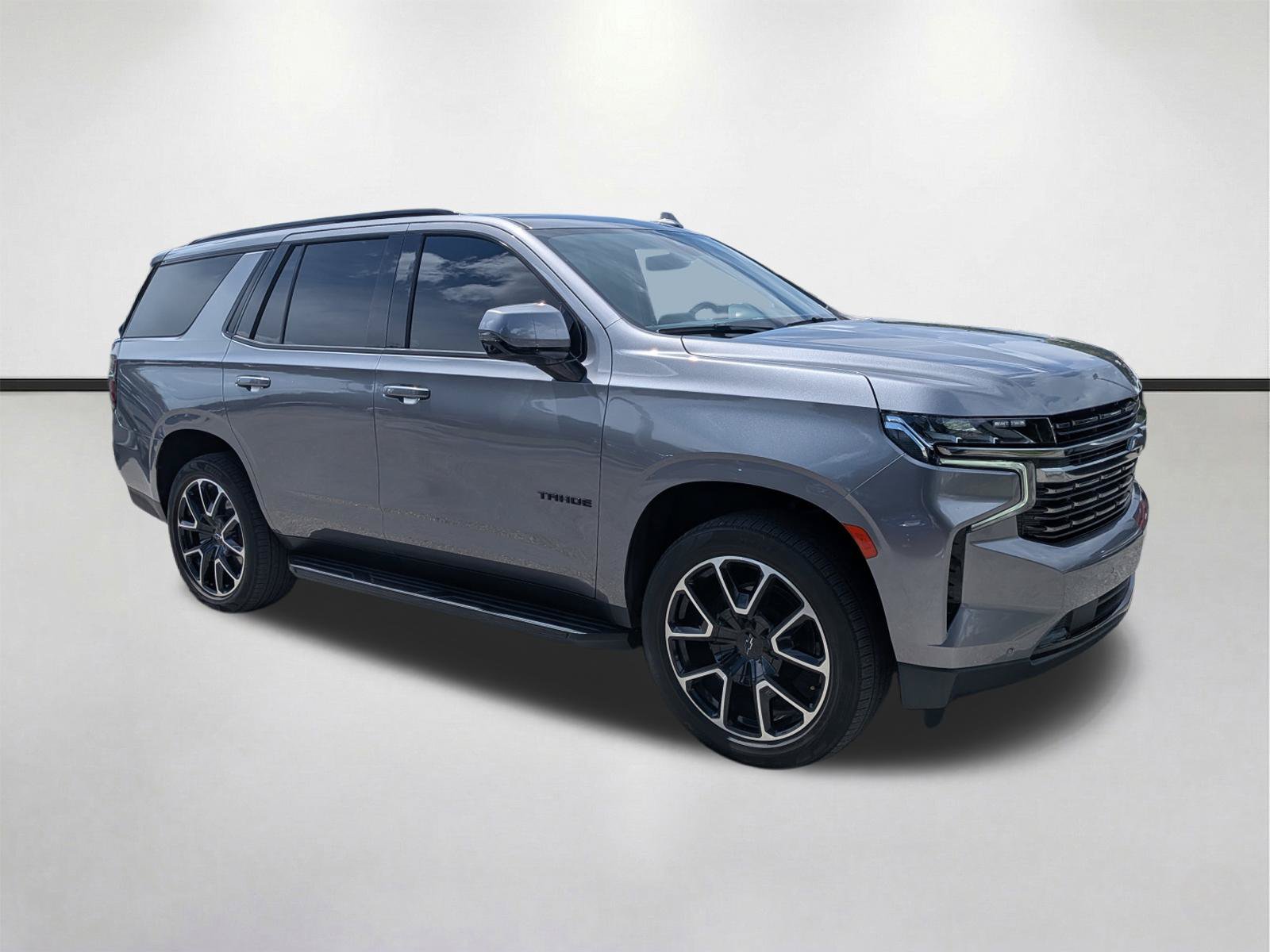 Used 2022 Chevrolet Tahoe RST w/ Luxury Package RWD image 2