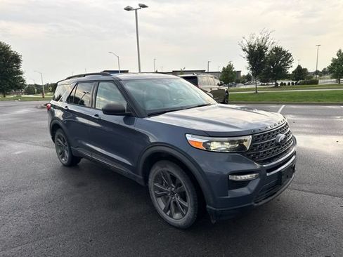 Used 2021 Ford Explorer XLT w/ Equipment Group 202A AWD/4WD image 1