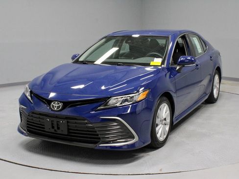 Used 2023 Toyota Camry LE w/ Convenience Package FWD image 6