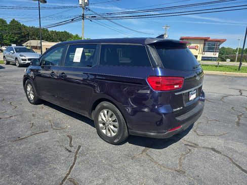 Used 2019 Kia Sedona LX FWD image 8