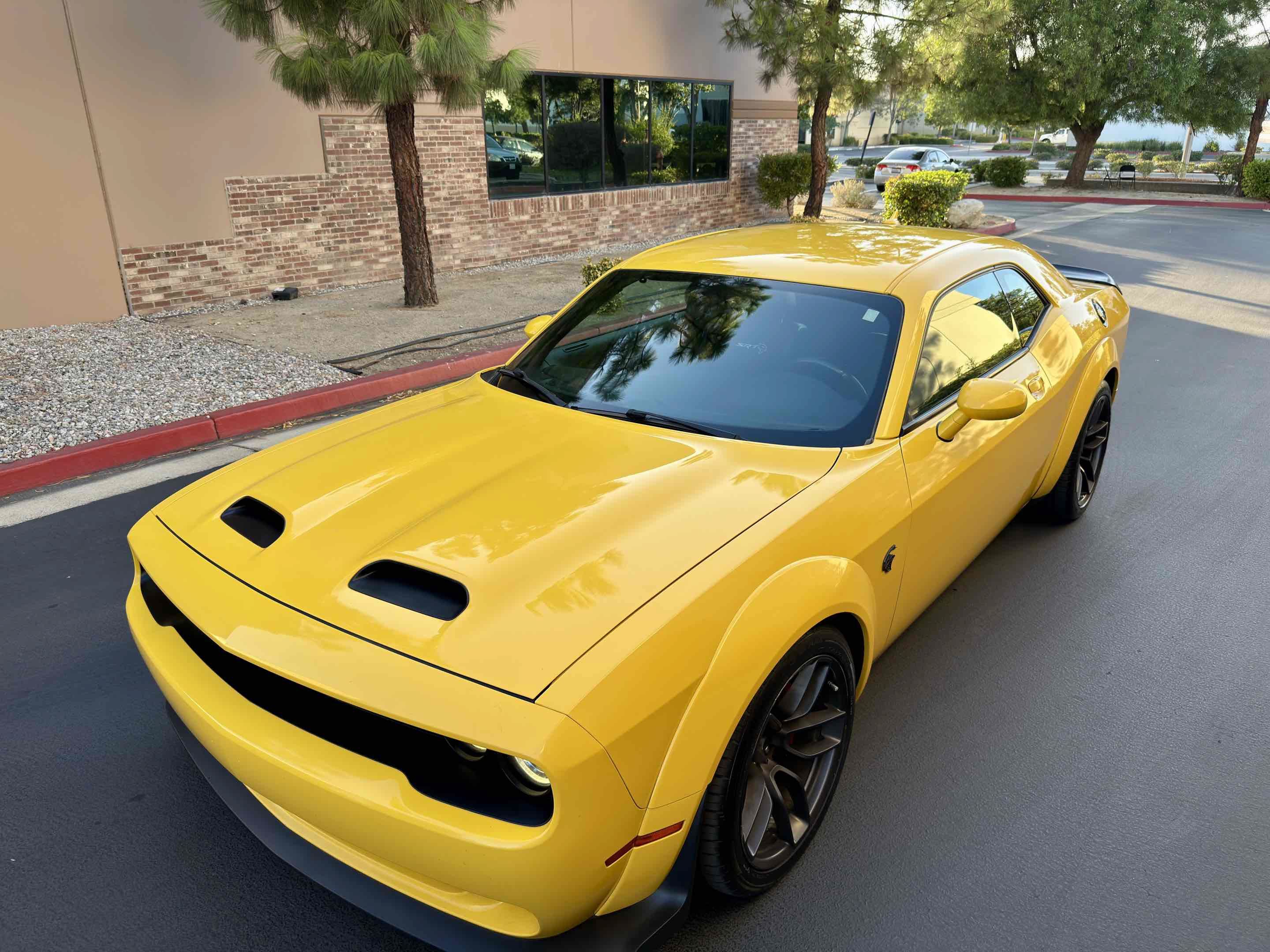 Used 2019 Dodge Challenger SRT Hellcat w/ Widebody Package RWD image 14