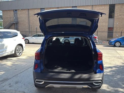 Used 2021 Kia Seltos S FWD image 12