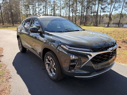 New 2026 Chevrolet Trax LT w/ Driver Confidence Package image 7