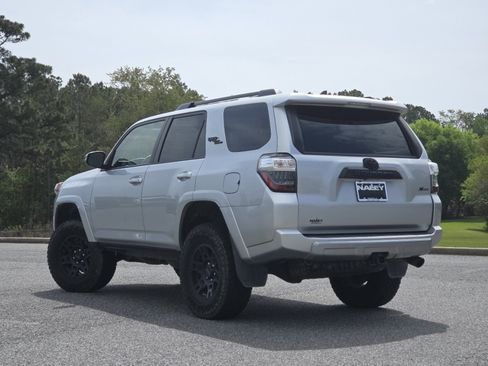 Used 2021 Toyota 4Runner TRD Off-Road Premium w/ Moonroof Package image 19