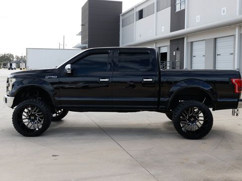 Used 2017 Ford F150 Lariat w/ Equipment Group 501A Mid image 8