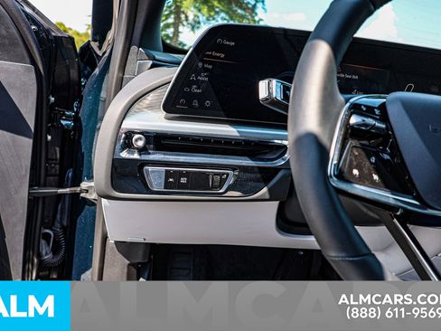 Used 2025 Cadillac Lyriq Luxury image 22