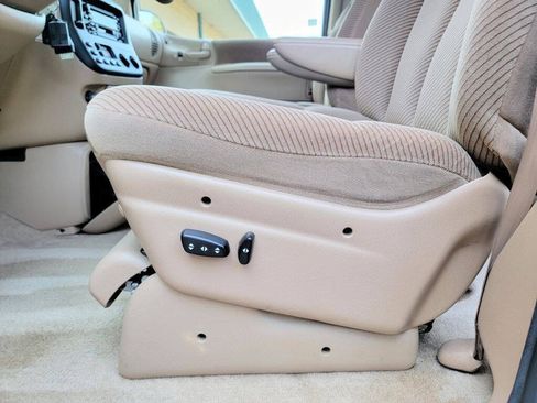 Used 1996 Dodge Grand Caravan LE FWD image 13