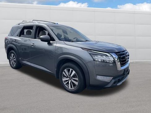 Used 2024 Nissan Pathfinder SL AWD/4WD image 12