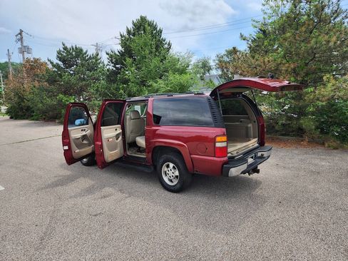 Used 2002 Chevrolet Suburban LT AWD/4WD image 40