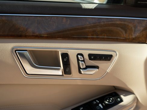 Used 2014 Mercedes-Benz E 350 4MATIC Sedan image 15
