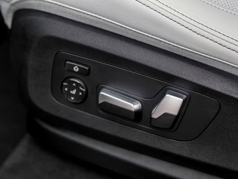 New 2026 BMW X5 xDrive40i w/ M Sport Package image 19