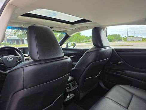 Used 2020 Lexus ES 350 w/ Premium Package image 18