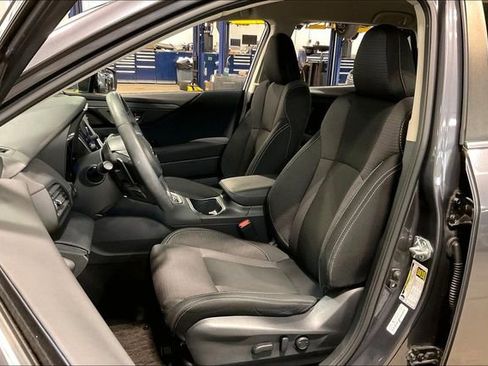 Used 2022 Subaru Outback Premium image 25